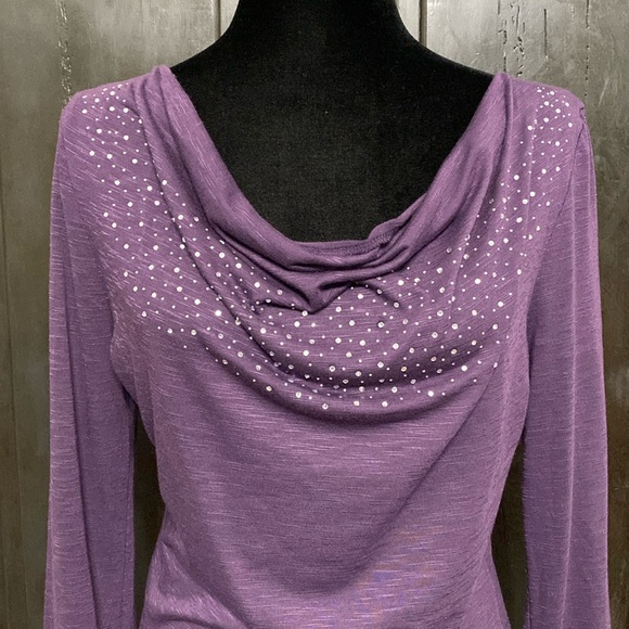 Jewels & Gems OS purple Tunic w/swoop & rhinestone - Size Medium - Picture 4 of 9